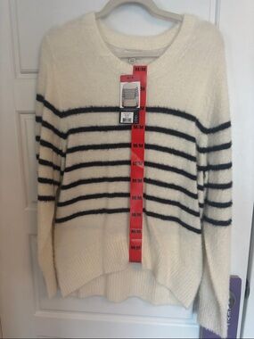 Cozy Striped Crewneck Sweater - Ivory & Black